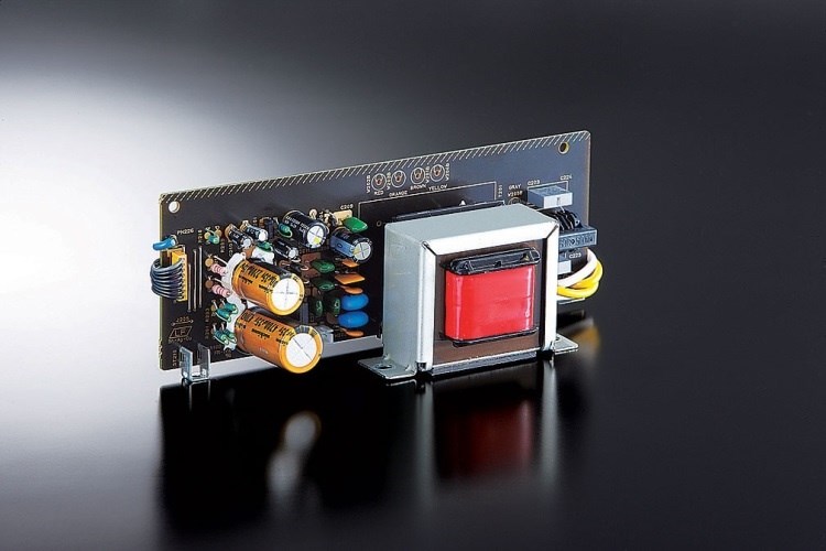 Yamaha CD-S700 Delta převodník